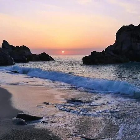 Baia Di Imminens Mari * Copanello