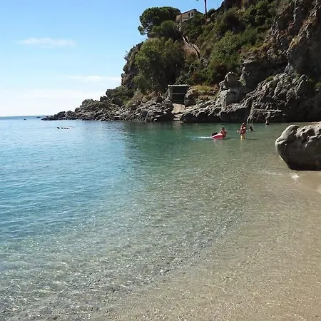Baia Di Imminens Mari *